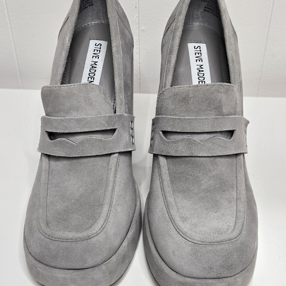 Steve Madden Suede Gray Loafers